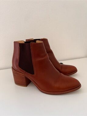 Nisolo Heeled Chelsea Leather Boot Size 8